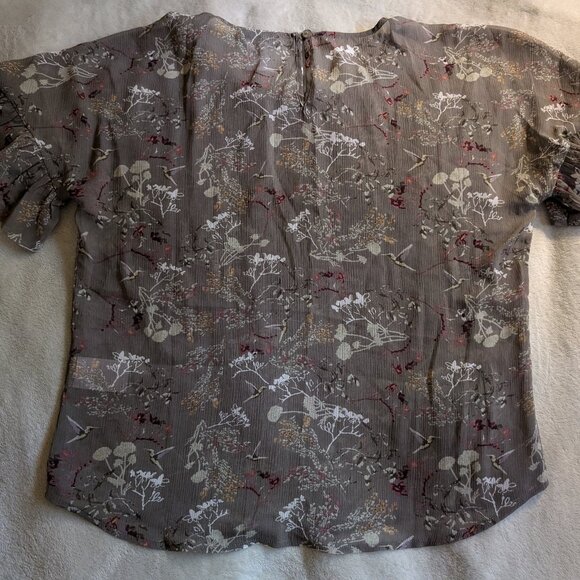 WOMEN'S SHIRT 4 Creation Blouse Floral Gray Pattern Hummingbird Flowy Sleeves - Picture 5 of 7